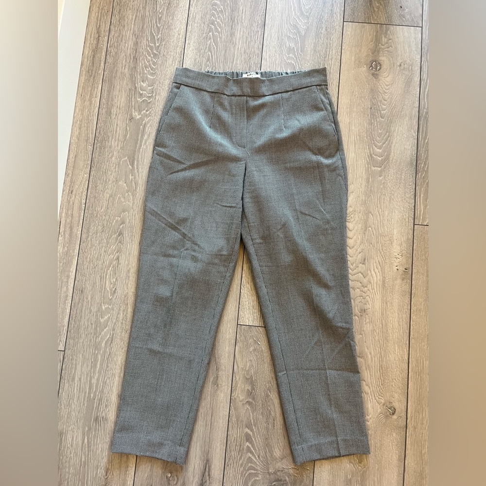 Black and white checkered Conan Babaton pants. Size 6. Excellent condition.
